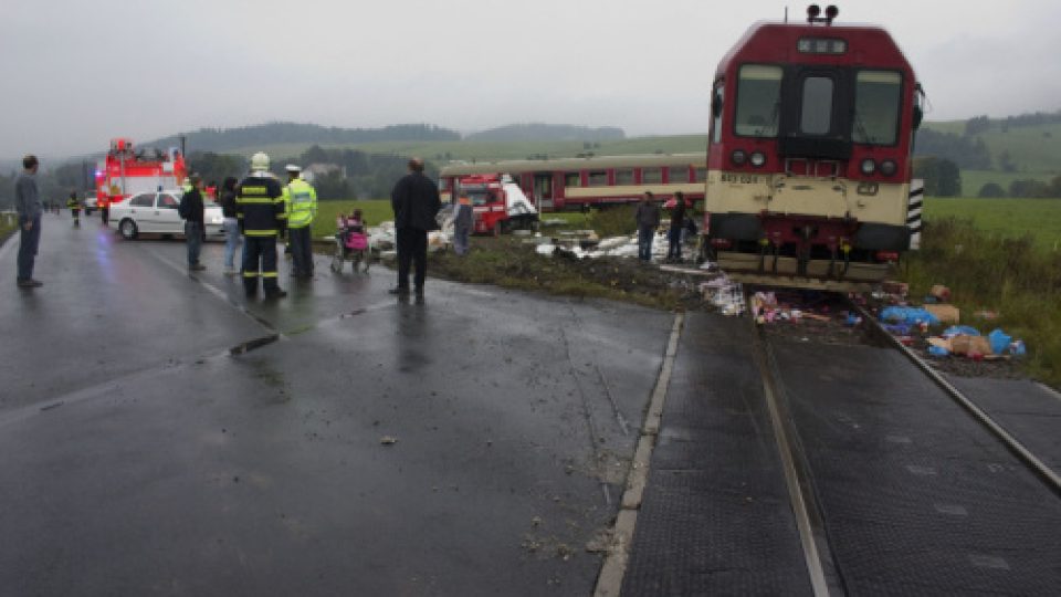 Srážka vlaku s kamionem na Bruntálsku