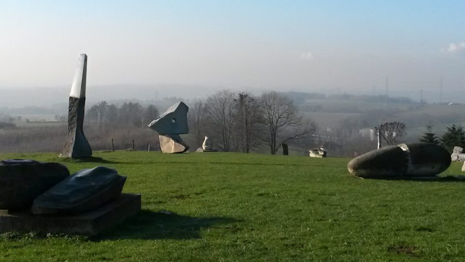Sochařský park v Horním Dvoře v Těrlicku-Hradišti