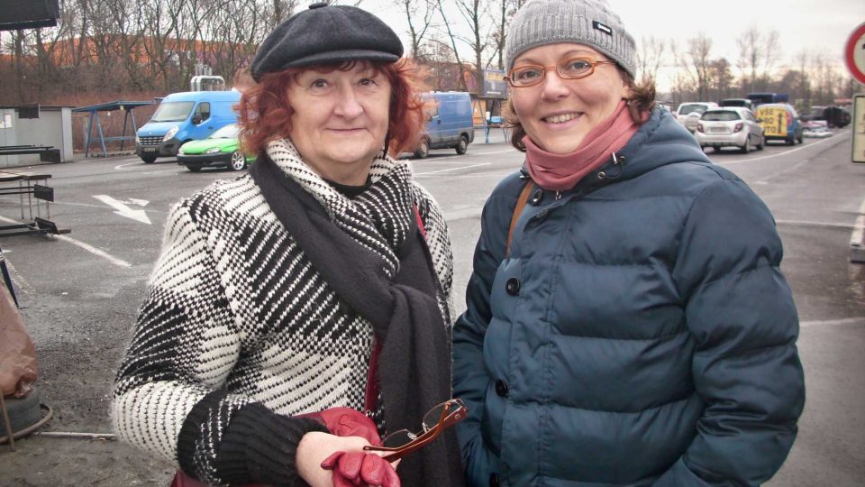 Lenka Kocierzová s autorkou pořadu Petrou Štrymplovou (vpravo)