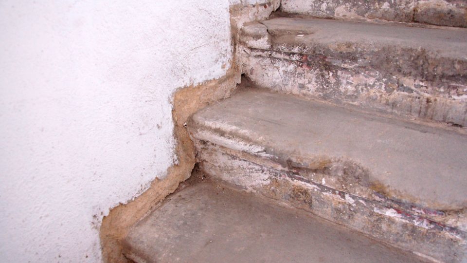 Detail odkrytého barokního schodiště