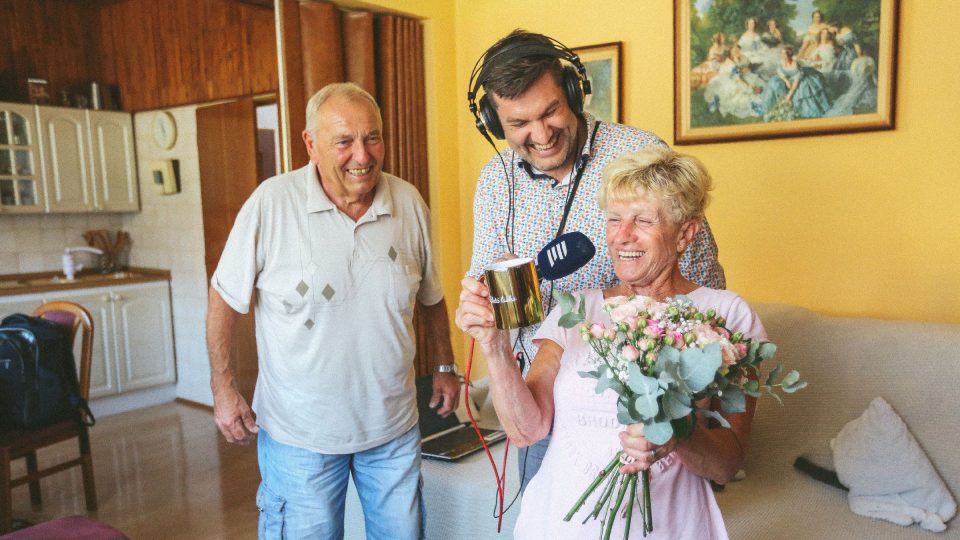 Manželé Soukupovi a mezi nimi moderátor Patrik Rozehnal | foto: Jana Volková Manželé Soukupovi a mezi nimi moderátor Patrik Rozehnal