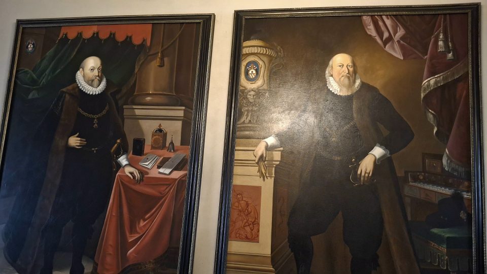 Dobové portréty Viléma Voka (vlevo) a Petra Voka z Rožmberka