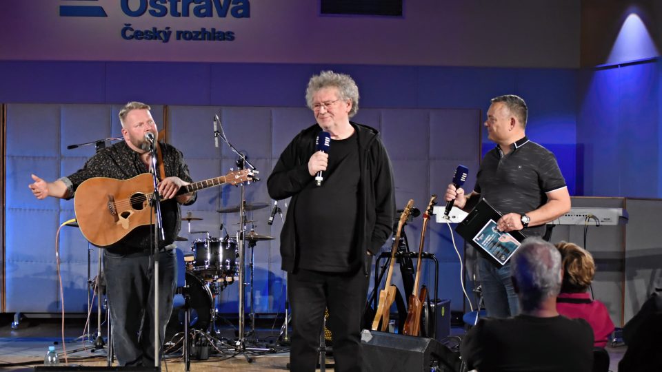 Průvodci Malou Ostravou Milan Kaplan a Richard Piskala, vlevo Jiří Monty Motyčák