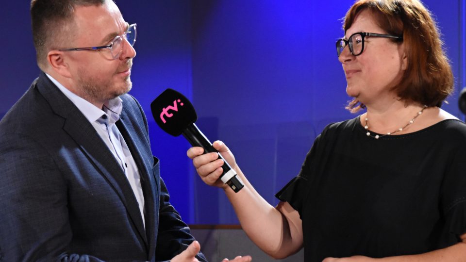 Ředitel studia RTVS Banská Bystrica Miroslav Debnár a moderátorka Marcela Čížová