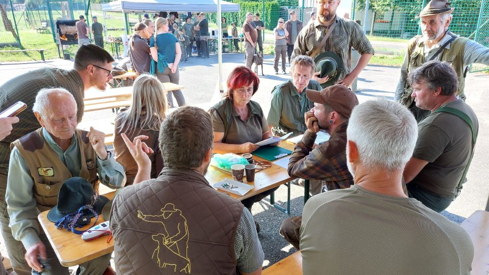 Komise se radí před začátkem zkoušek | foto: Irena Šarounová, Český rozhlas Komise se radí před začátkem zkoušek