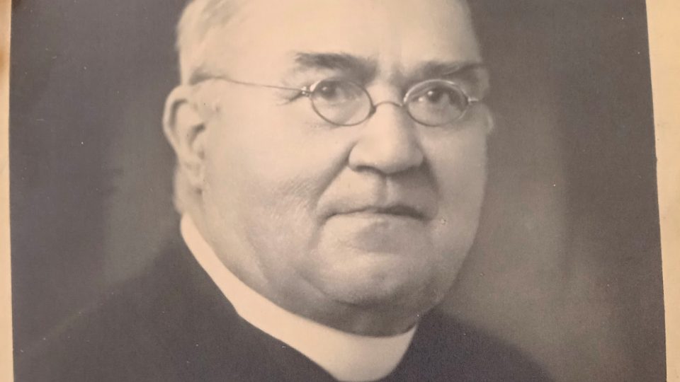 Josef Slavíček na fotografii ve frenštátském muzeu | foto: Petra Štrymplová, Český rozhlas Josef Slavíček na fotografii ve frenštátském muzeu