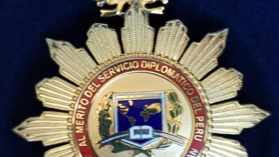 Orden Al Mérito por los servicios diplomáticos - vyznamenání, které Otto Horský dostal od velvyslankyně Peru