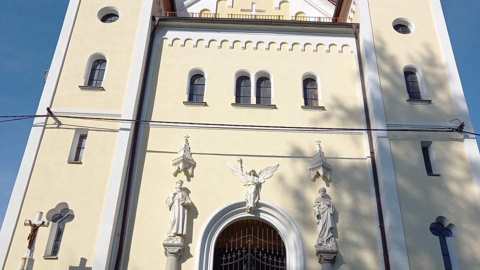 Kostel Nanebevzetí Panny Marie v Michálkovicích