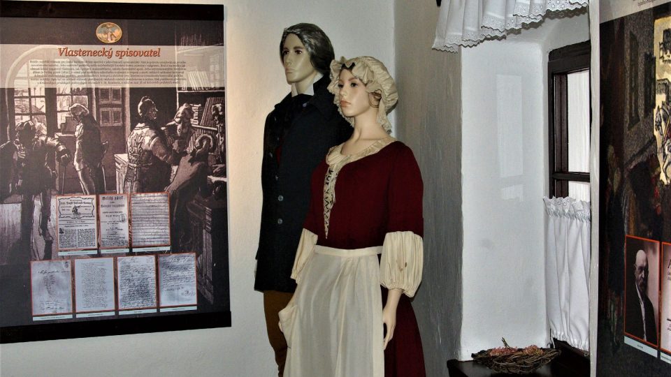 Expozice v rodném domě F. V. Heka v Dobrušce připomíná vlastencův život