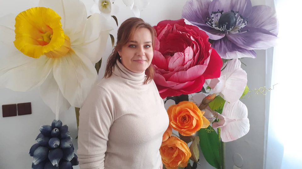 Lucie Bielaková a její papírové květiny