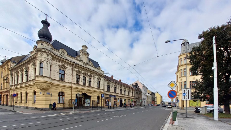 Nádražní ulice v Přívoze u náměstí Svatopluka Čecha