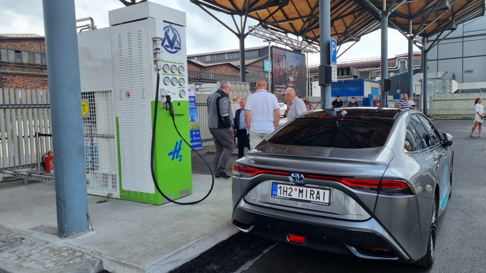 První vodíková plnička v Česku začala fungovat v Ostravě