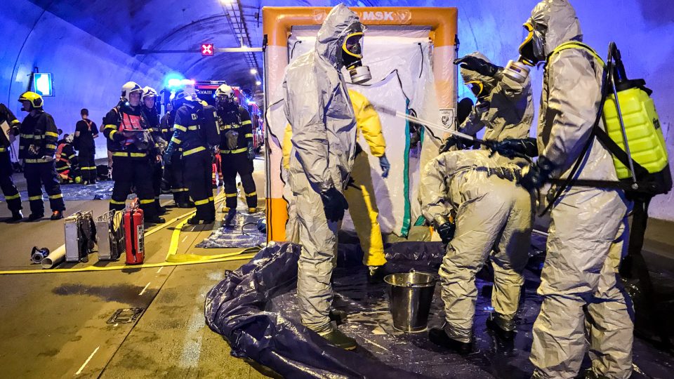 Společné cvičení moravskoslezských hasičů se slovinskými a černohorskými kolegy