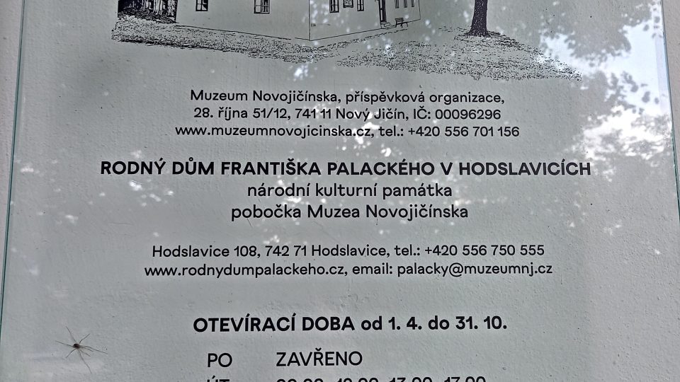 Na tabuli nová pevná otevírací doba pobočky Muzea Novojičínska | foto: Petra Štrymplová, Český rozhlas Na tabuli nová pevná otevírací doba pobočky Muzea Novojičínska