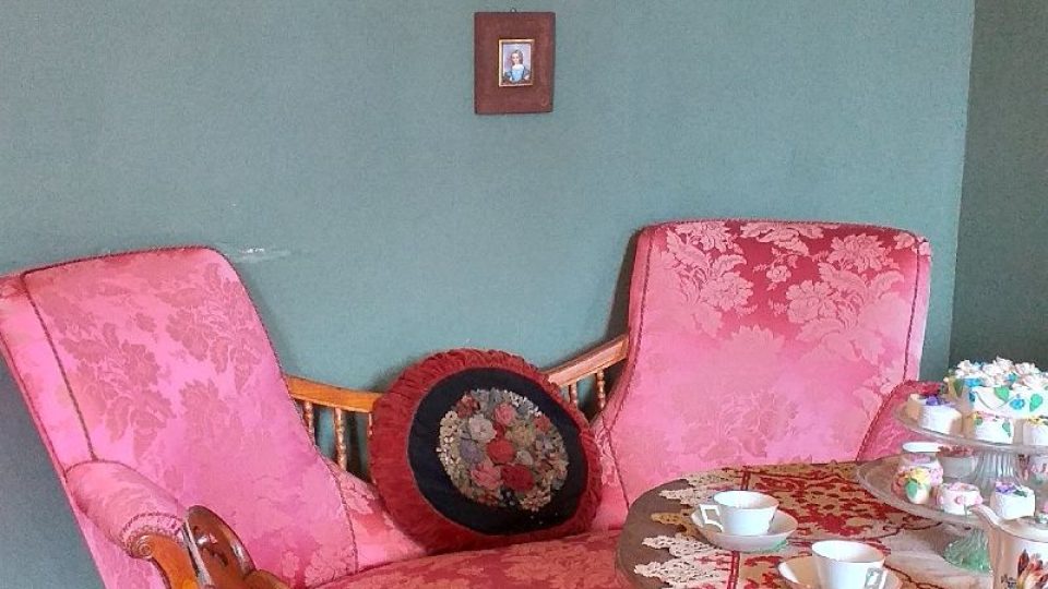 Zámecký mobiliář je krásně zrestaurovaný