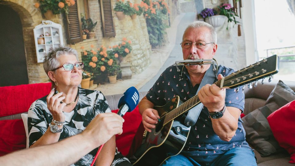 Ivana a Jiří Slavíčkovi si život bez kytary a zpěvu neumí představit