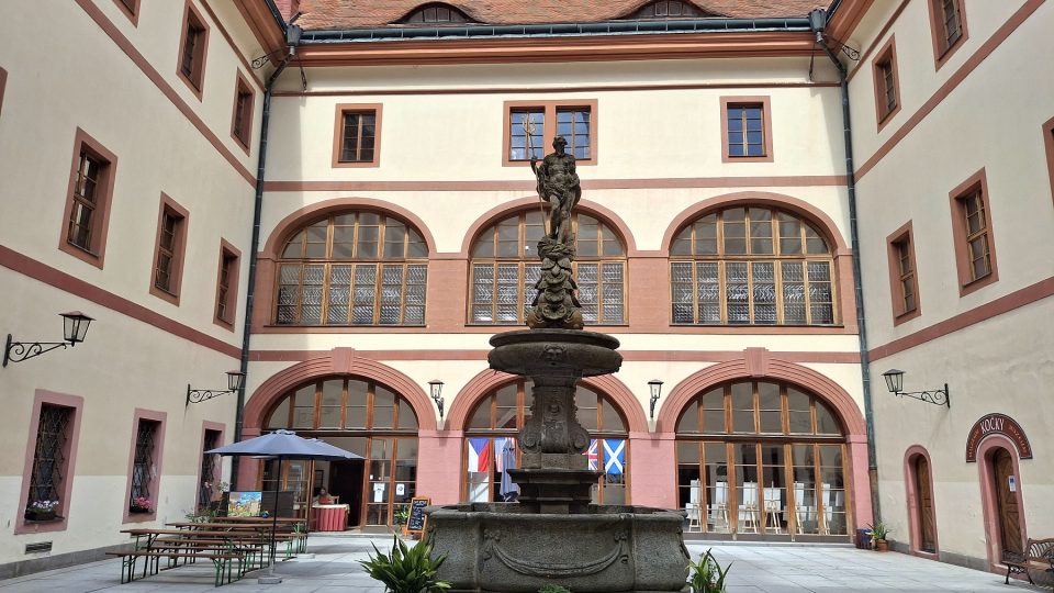 Nádvoří lnářského zámku | foto: Zdeněk Zajíček, Český rozhlas Nádvoří lnářského zámku