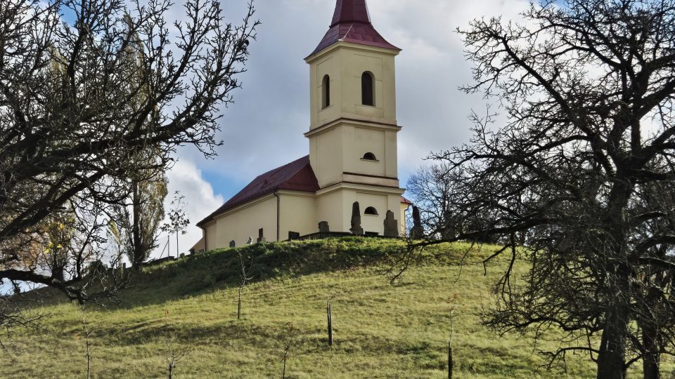 Magické místo, které připomíná někdejší zaniklou obec | foto: Vladislava Wildová, Český rozhlas Magické místo, které připomíná někdejší zaniklou obec