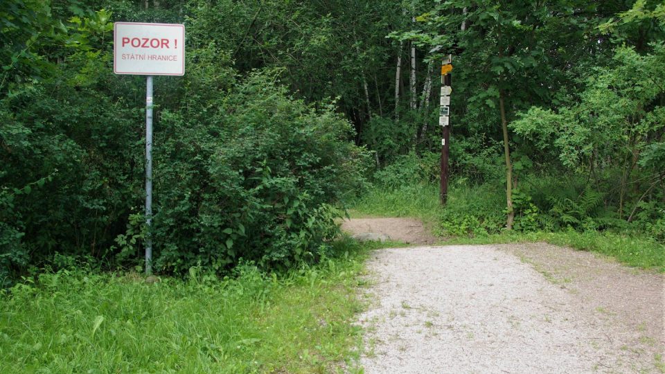 V těsné blízkosti Růžového paloučku v Žacléři vede hranice s Polskem