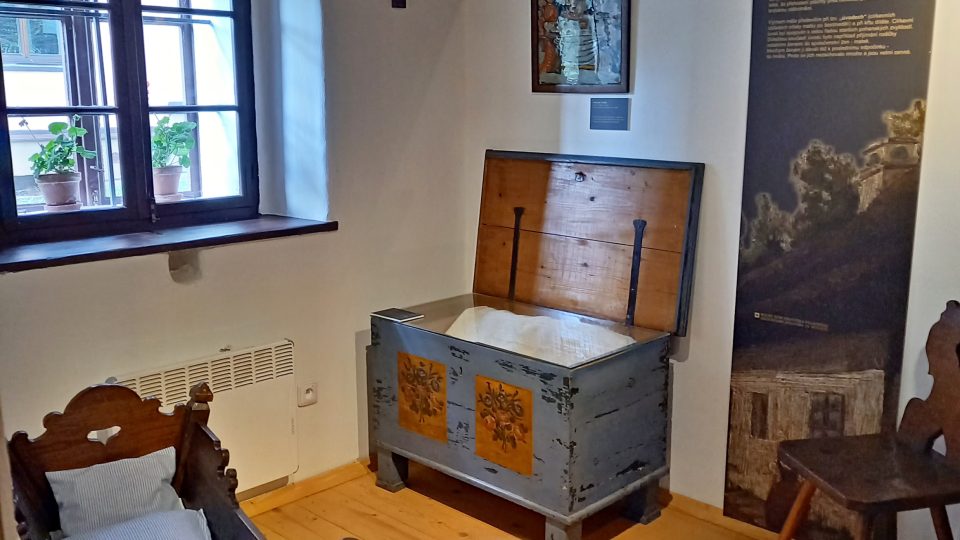 Kolíbka, ve které se kolíbal František Palacký i jeho sourozenci | foto: Petra Štrymplová, Český rozhlas Kolíbka, ve které se kolíbal František Palacký i jeho sourozenci