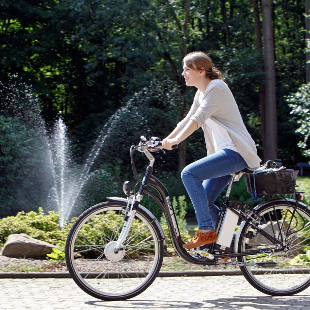 Elektrokolo je do města ideální dopravní prostředek | foto: Fotobanka Profimedia