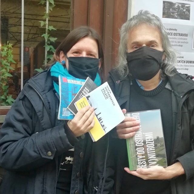 Antikvářka Ilona Rozehnalová a literární historik Pavel Hruška | foto: Dagmar Misařová,  Český rozhlas