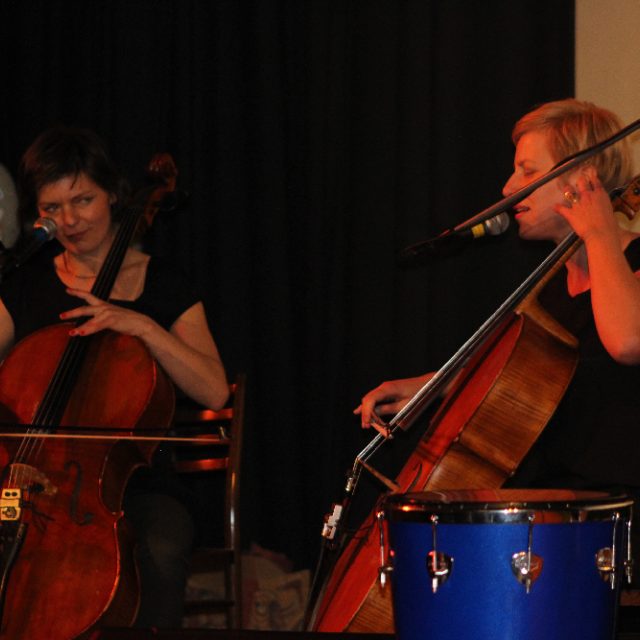 Violoncellové duo Tara Fuki | foto: Tomáš Mařas