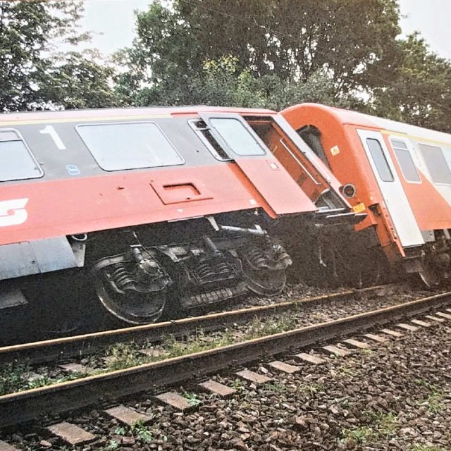 Vykolejené vozy vlaku EC Sobieski | foto:  Archiv SŽDC