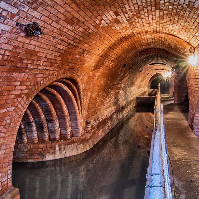 Systém kanalizace v pražském podzemí | foto:  Občansky prospěšná společnost Továrna