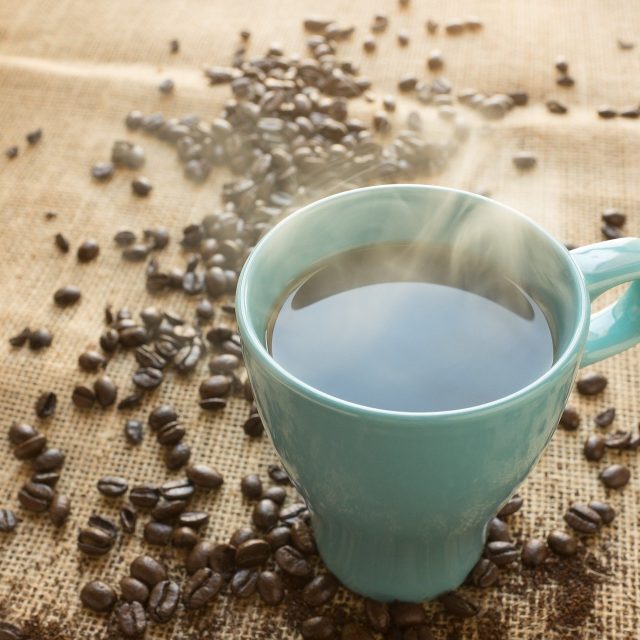 Kávou proti hladu? I to je jeden z fíglů,  jak se zbavit pocitu hladu  (ilustrační foto)  | foto: Fotobanka Pixabay