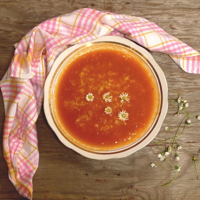 Rajská polévka se sedmikráskou | foto: Jana Vlková