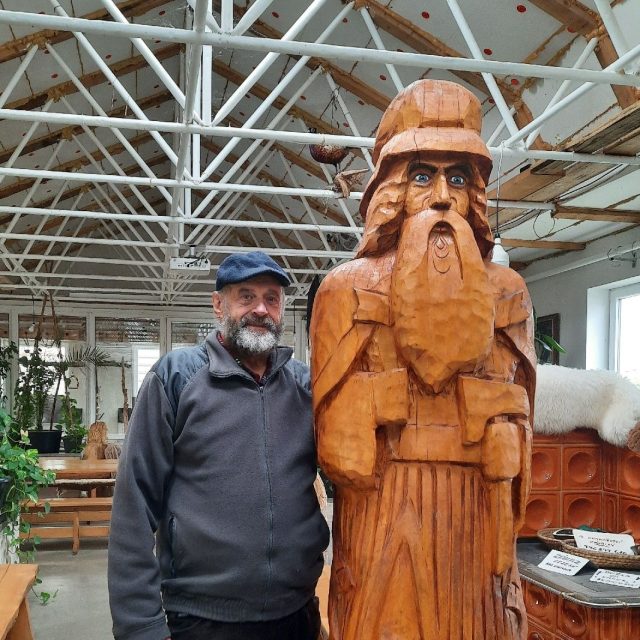 Jiří Halouzka se při tvorbě zaměřuje na velké sochy | foto: Iva Havlíčková,  Český rozhlas