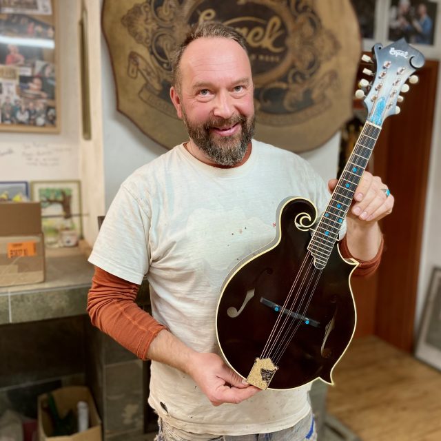 Výrobce hudebních nástrojů Rostislav Čapek | foto: Vladimír Kroc,  Český rozhlas