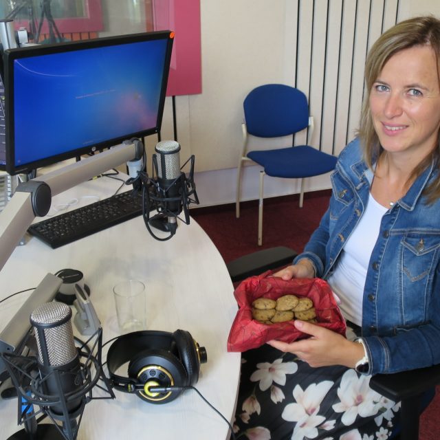 Petra Henychová ve studiu Českého rozhlasu Hradec Králové | foto: Milan Baják,  Český rozhlas