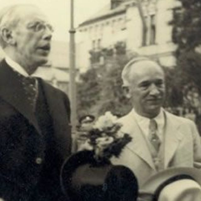 Karl Kostka s Edvardem Benešem | foto: reprodukce obalu knihy Susanne Keller – Giger Karl Kostka