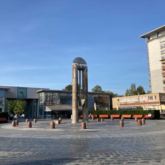 Brána s kyvadlem a pramenem výtvarníka Stefana Milkova | foto: Marta Pilařová,  Český rozhlas