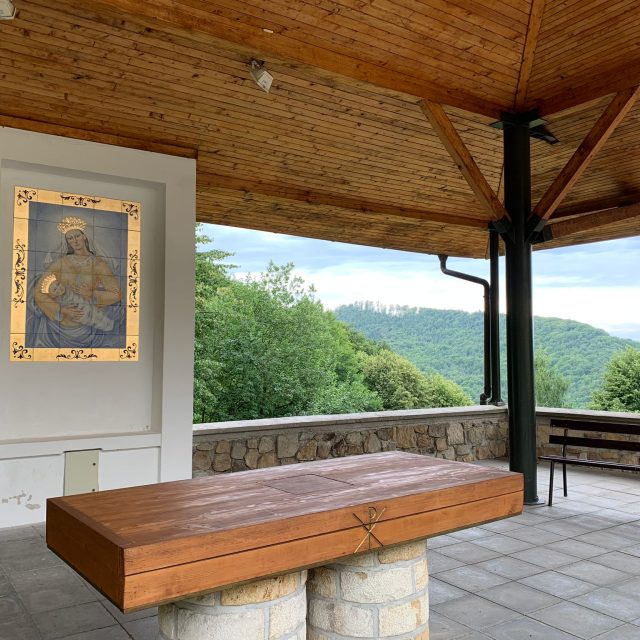 Poutní místo Maleniska,  Provodov,  nový kachlový obraz Panny Marie | foto: Blanka Kovandová,  Český rozhlas