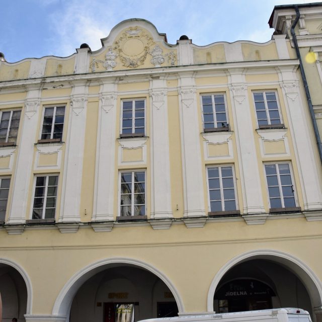 Historický dům na náměstí,  kde vzniknou nové byty | foto: Michal Polášek