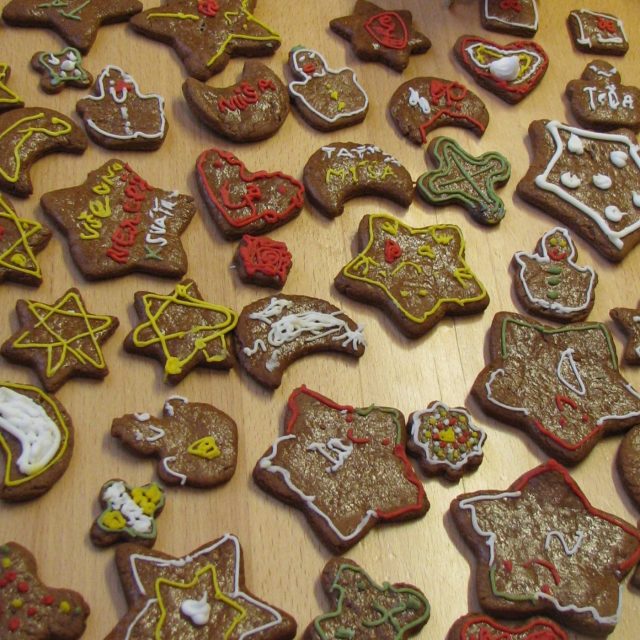 Perníčky pečeme dozlatova při teplotě 180 stupňů | foto: Dáša Kubíková,  Český rozhlas,  Český rozhlas