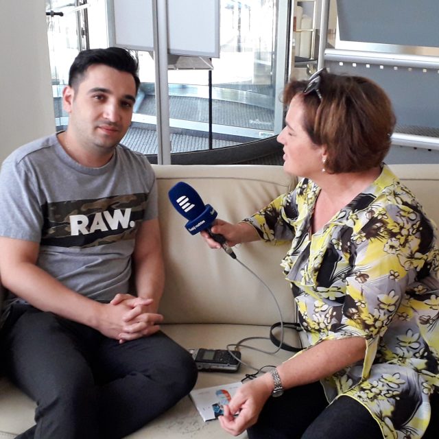 Klavírista Tomáš Kačo a redaktorka Iva Piskalová během natáčení rozhovoru | foto: Iva Piskalová,  Český rozhlas