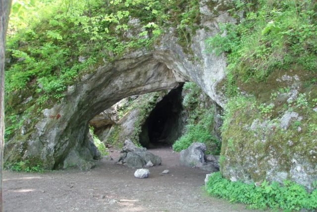 vchod do jeskyně Šipka | foto: Milada Kozderková
