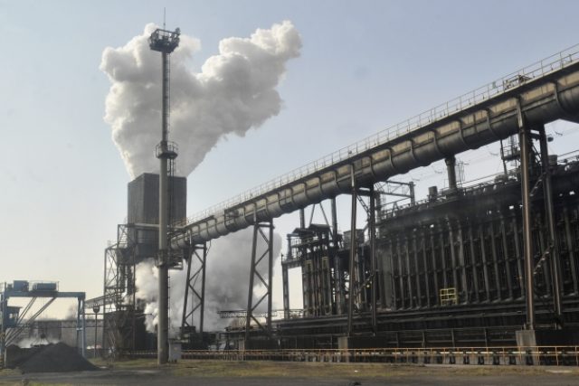 Koksovna v Arceloru Mittal  | foto: ČTK