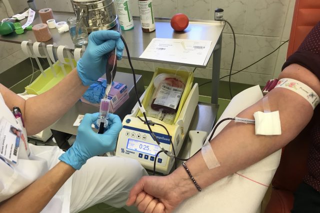 Při jednom odběru darujete 460 mililitrů krve | foto: Lucie Fürstová,  Český rozhlas