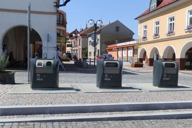 Podzemní kontejnery na Starém náměstí v České Třebové | foto:  město Česká Třebová