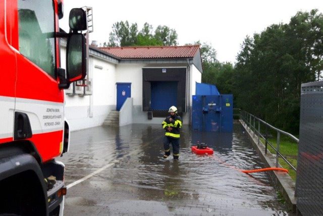 Hasiči mají v souvislosti s deštěm na kontě už přes 60 výjezdů  (ilustr. foto) | foto:  Hasičský záchranný sbor MS kraje,  Petr Kůdela