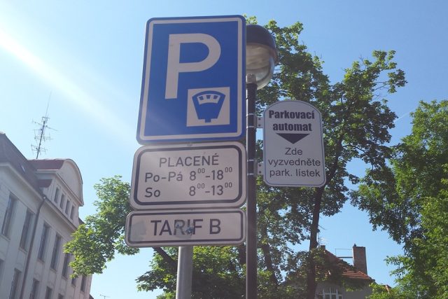 Parkování,  automat,  značka,  České Budějovice | foto: Andrea Poláková,  Český rozhlas