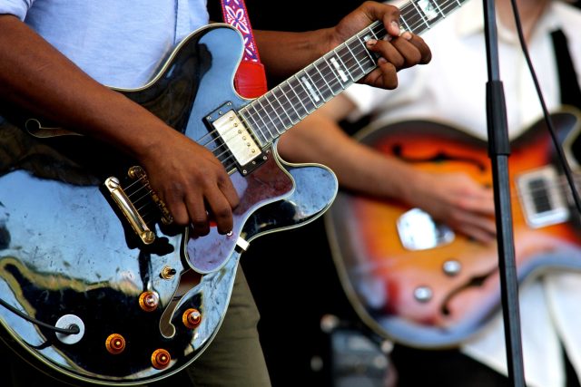 Kytarista  (ilustrační foto) | foto: Casey Budd