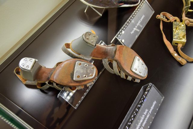 Stepovací boty Jarmily Drlíkové mají kovové podpatky z Tatry | foto: Michal Polášek