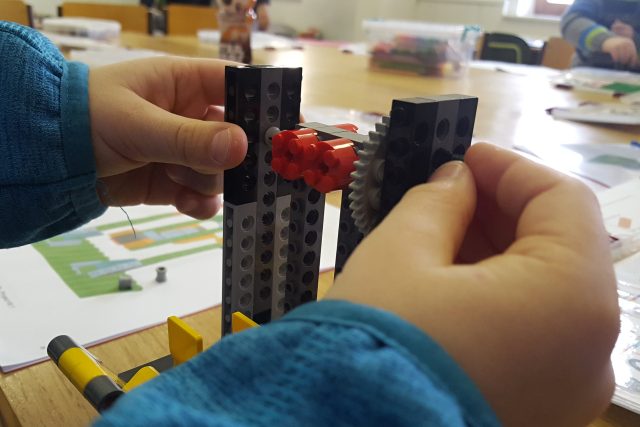 Lego. Na známou stavebnici se zaměřuje i jeden zájmový kroužek v Opavě | foto: Martin Knitl,  Český rozhlas
