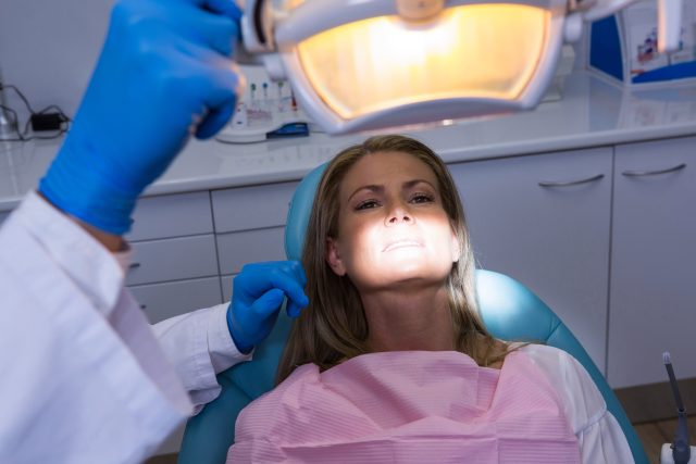 Žena u zubaře | foto: Profimedia